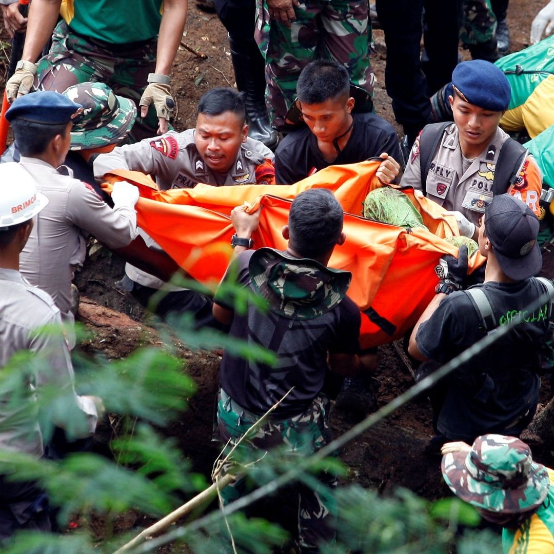 Se eleva la cifra de muertos por sismo en Indonesia