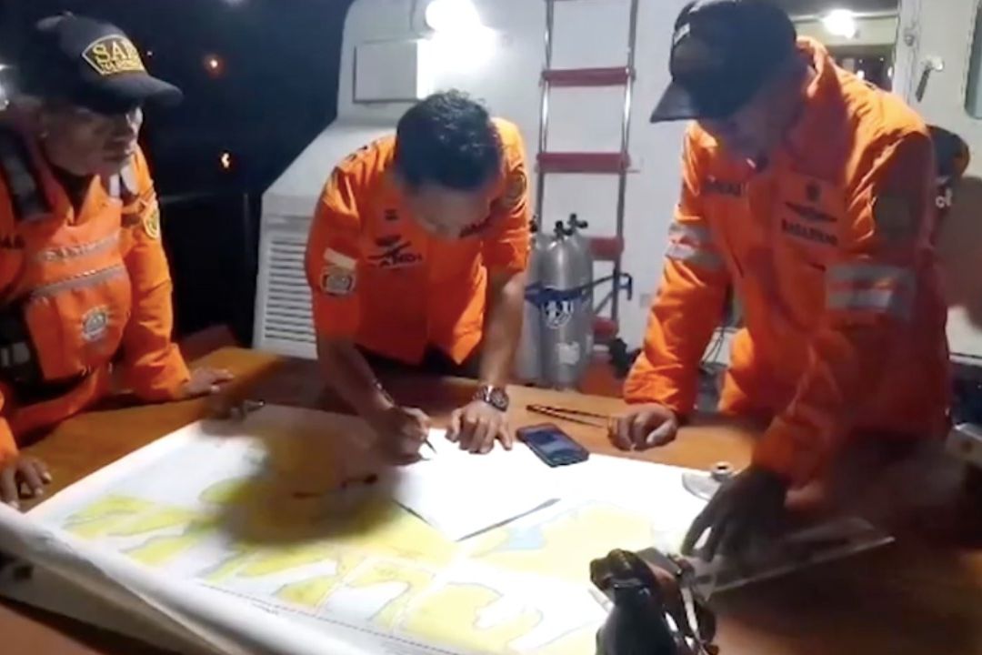 Naufragio de Barco en Indonesia Deja 15 Muertos