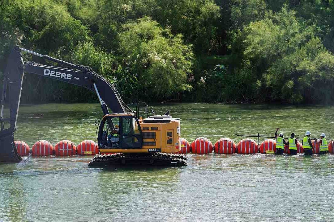 Según documentos oficiales, Texas ignoró advertencia de ilegalidad de boyas en el Río Bravo