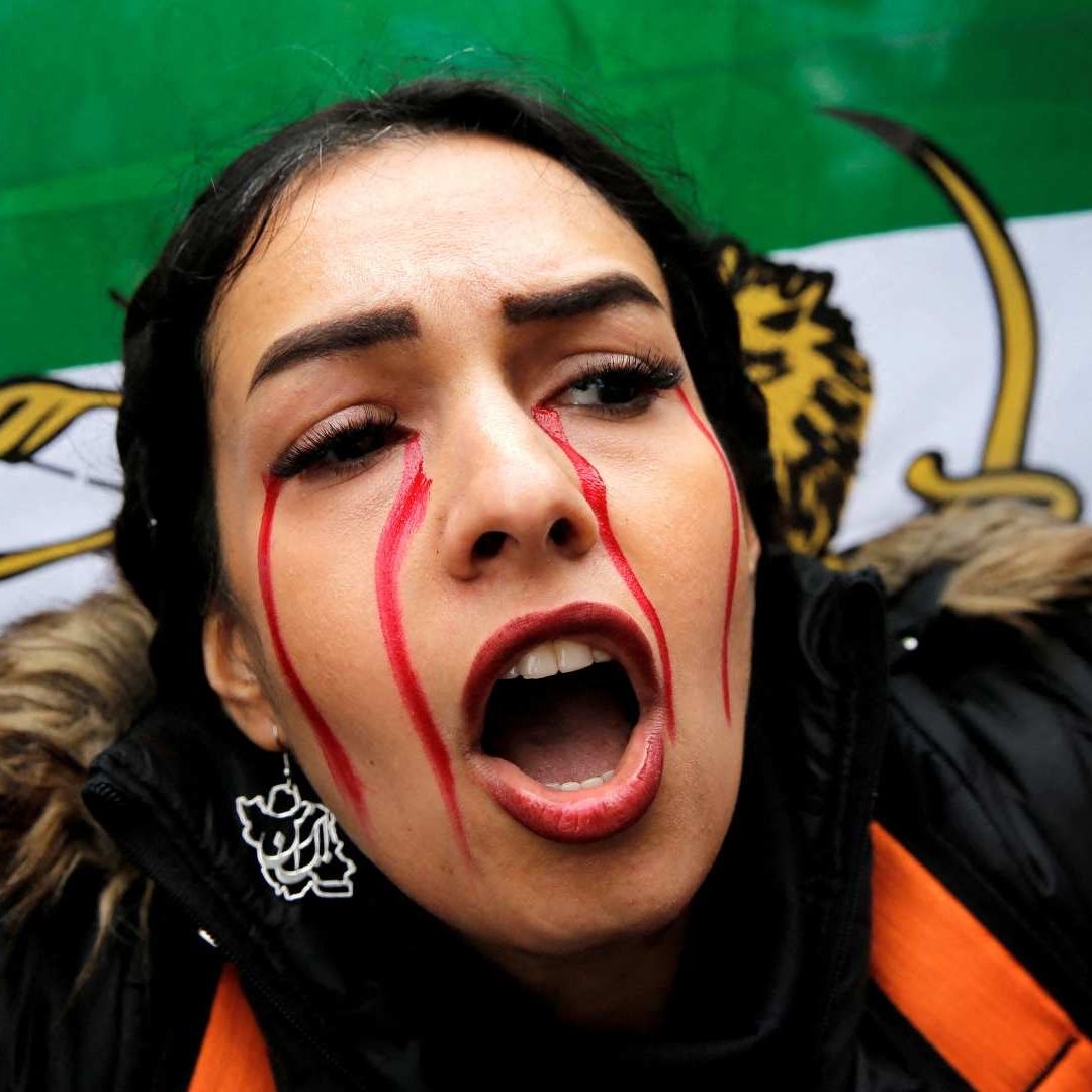 Mujeres iraníes protestan por la falta de derechos