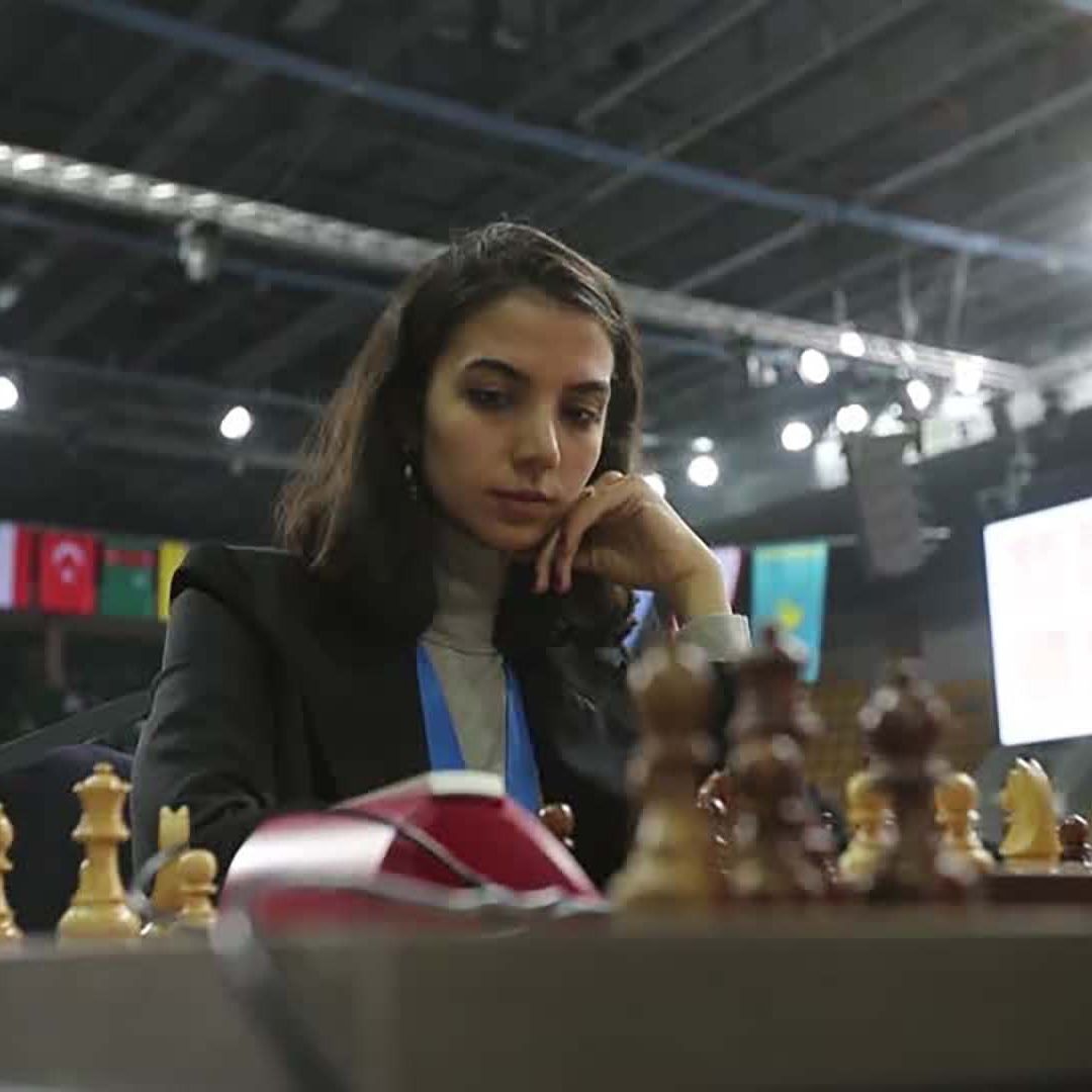 La ajedrecista iraní Sara Khademalsharieh compitió sin velo