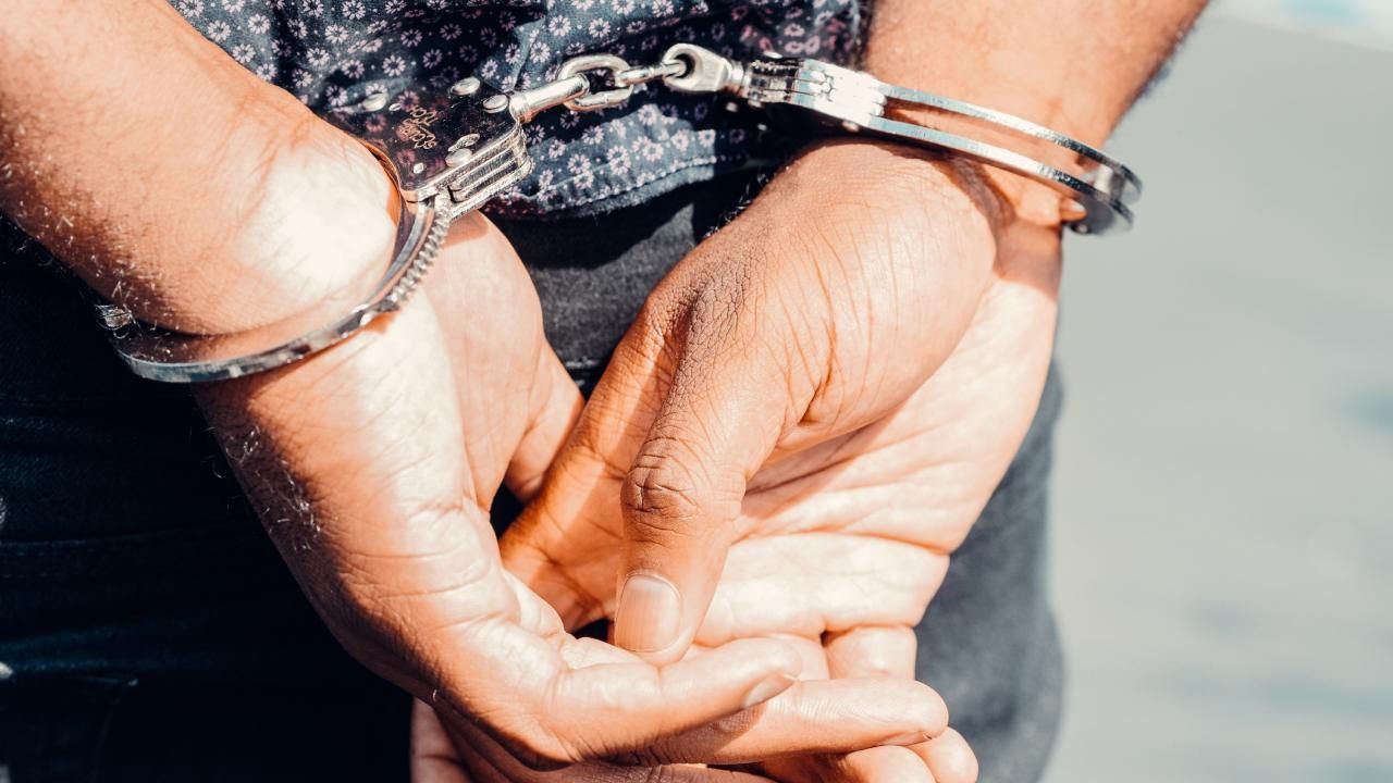 Irán confirma más de 100 arrestos por envenenamientos