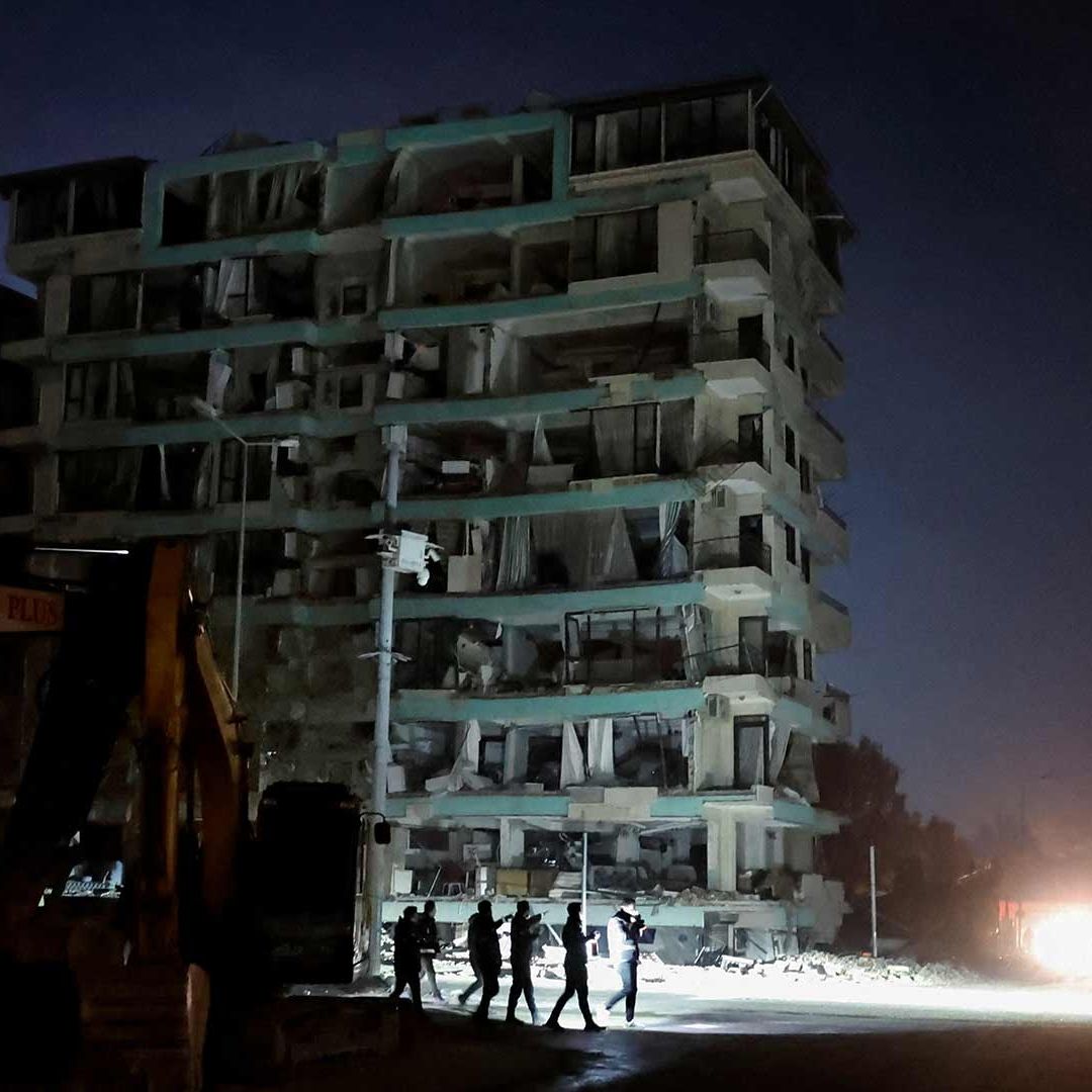 Turquía advierte de riesgo de tsunami tras sismo magnitud 6.4