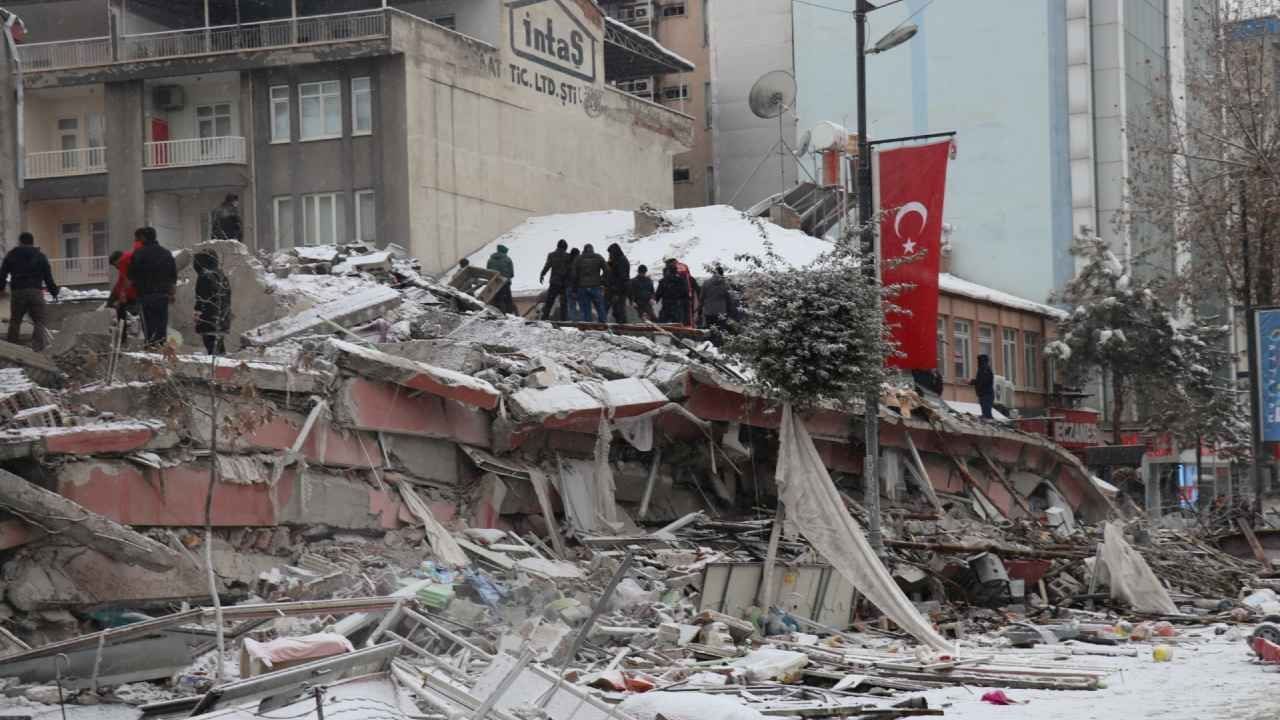 Nuevo sismo de 5.6 deja un muerto en Turquía