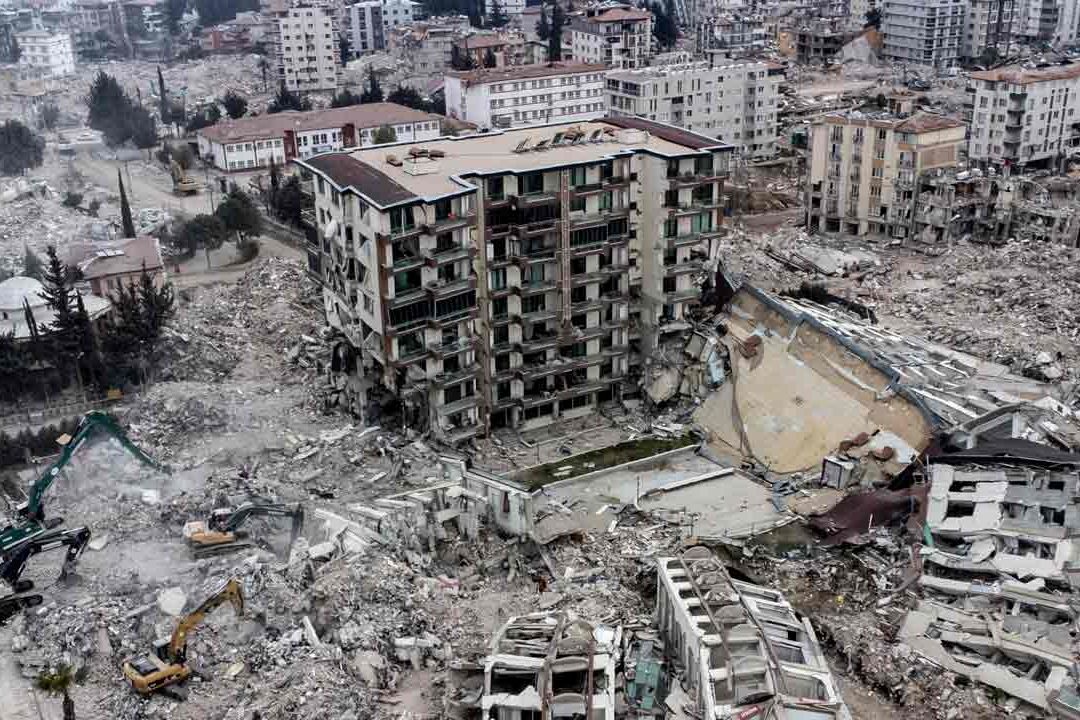 Turquía registra nueva réplica de sismo; van 45,890 muertos
