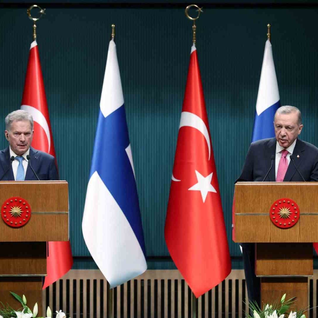Turquía agiliza acceso de Finlandia a la OTAN