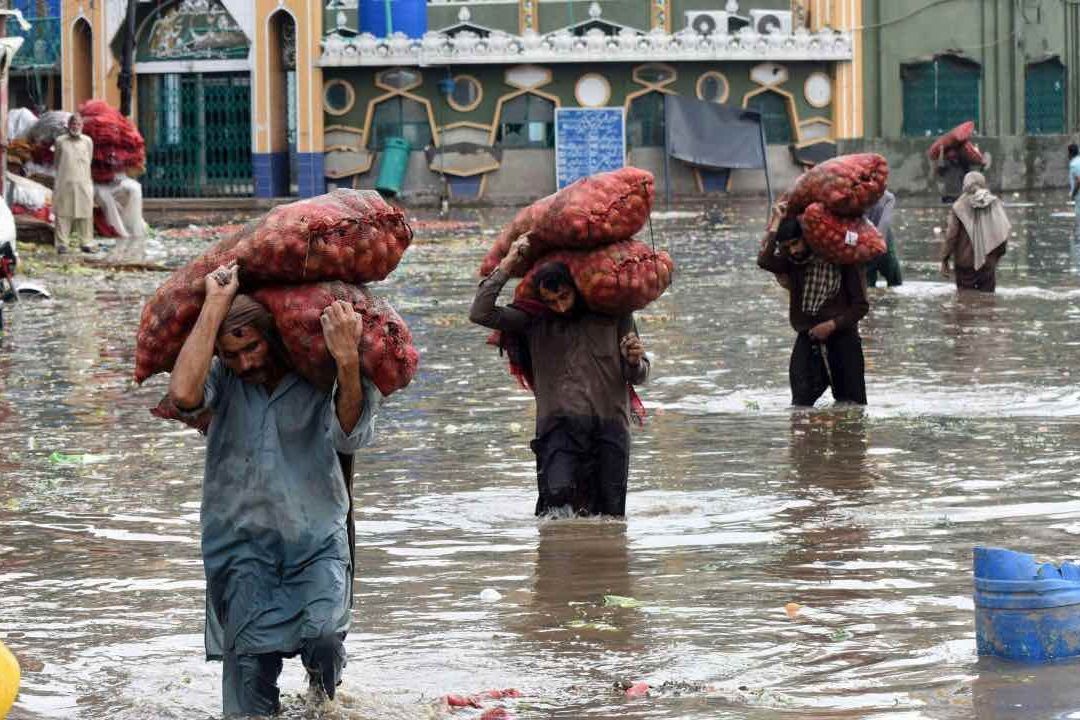 Lluvias fuertes en Pakistán dejan muertos y heridos