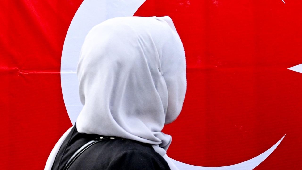 Turquía Permite a Mujeres Conservar su Apellido tras Casarse
