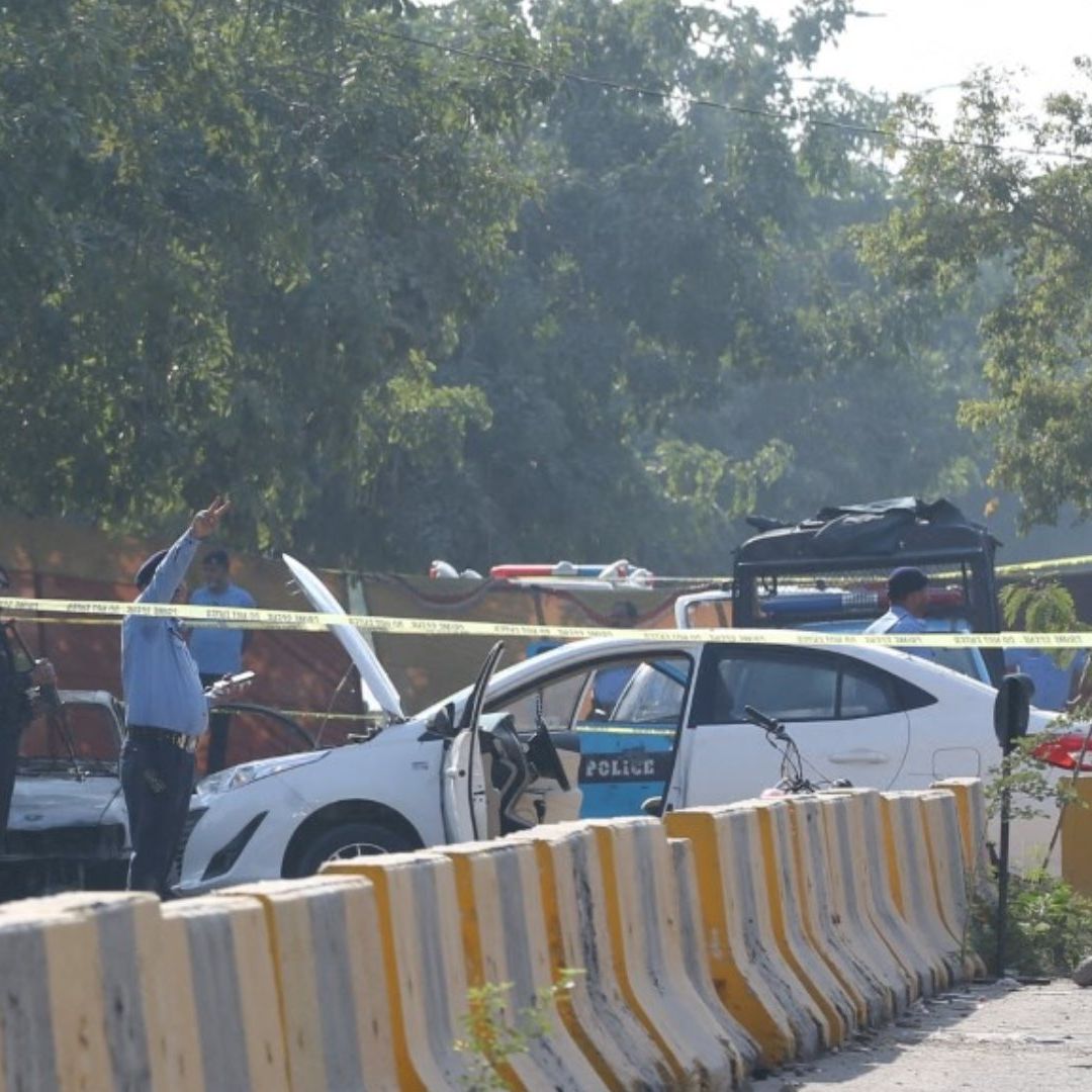 Explosión de Coche Bomba Deja Varios Muertos Frente a una Corte en Pakistán.