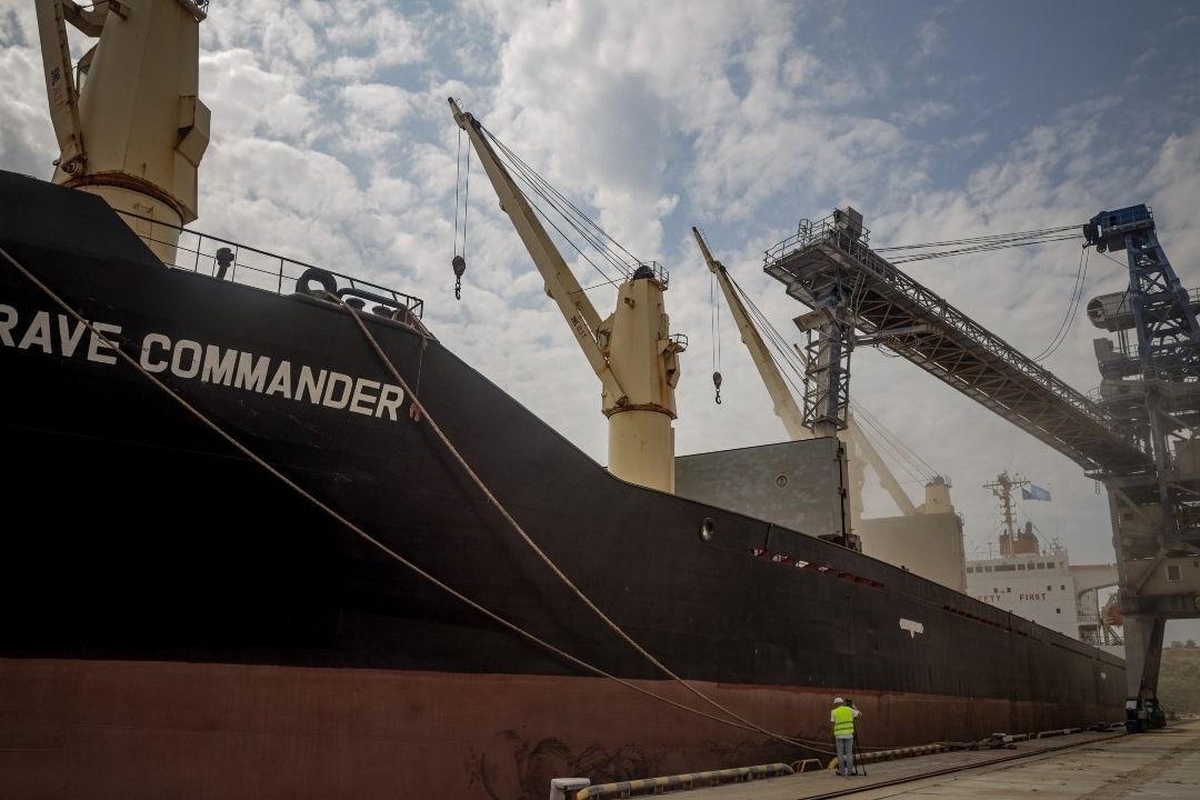Ucrania afirma que bloqueo ruso hace ‘imposible’ exportación de granos