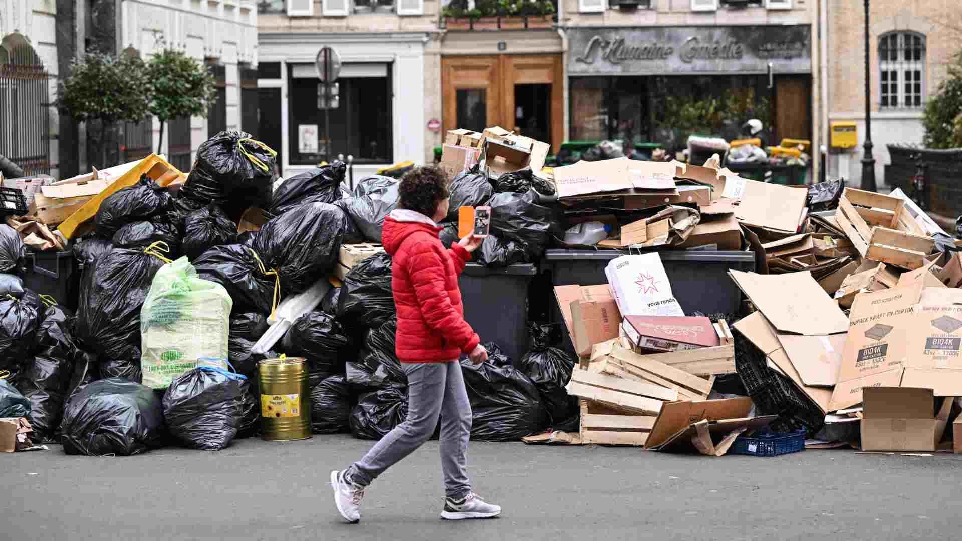 Además de los recolectores, también están en huelga tres plantas de incineración