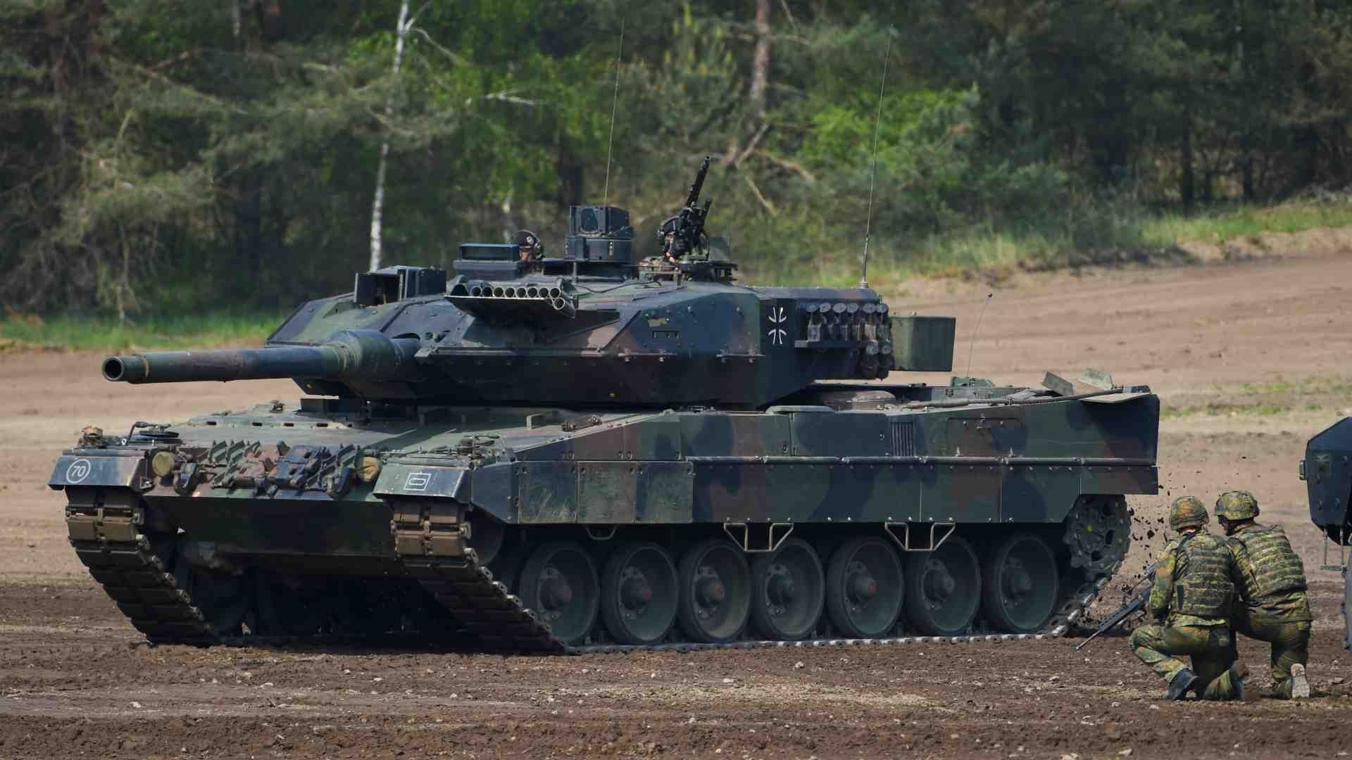Guerra en Ucrania: Tanques Tardarán Meses en Llegar; Mientras EUA Entrenará a Ucranianos