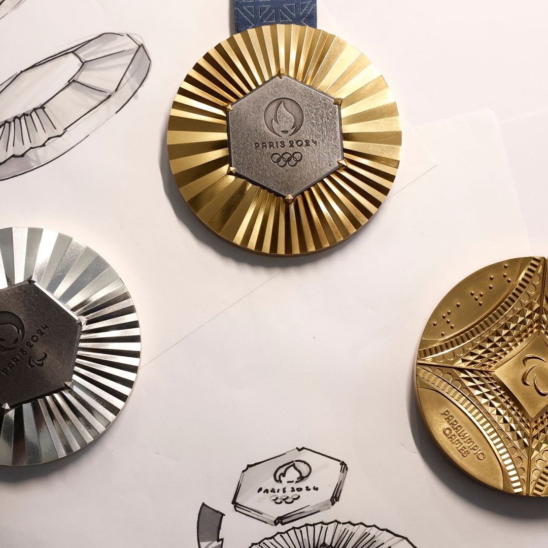 Medallas de París 2024 Llevarán Un Fragmento de la Torre Eiffel Original de 1889