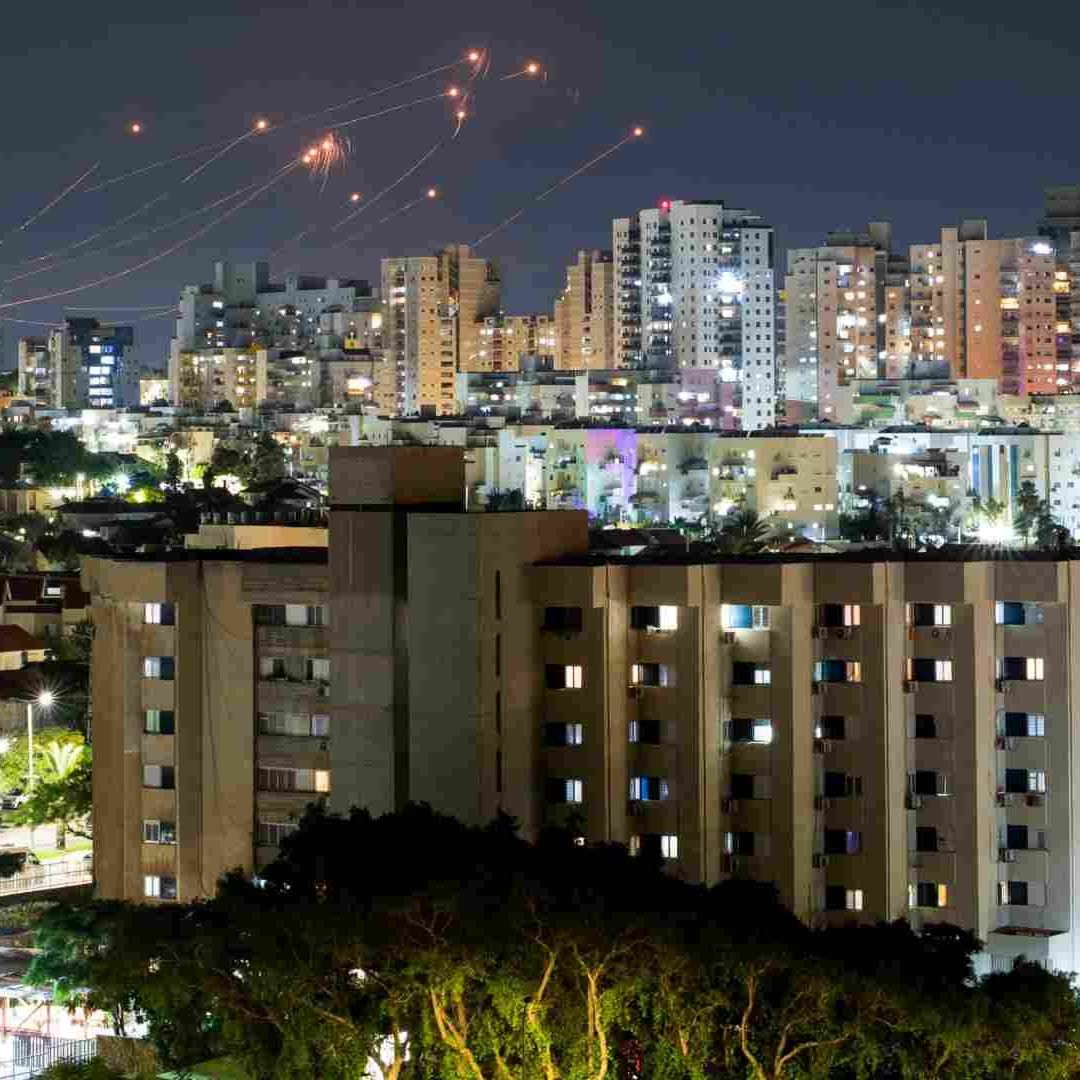 Misiles disparados desde Gaza sobre el cielo de Israel.