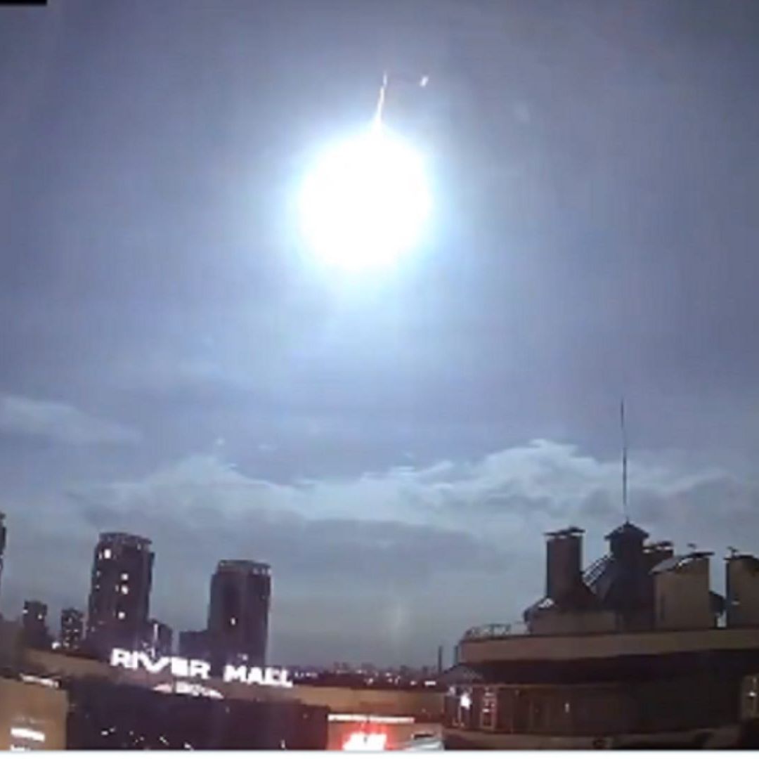 Destello en el cielo de Kiev por viejo satélite.