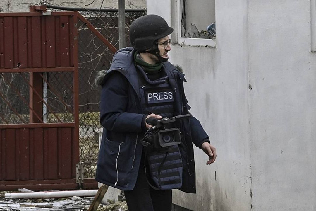 Periodista Arman Soldin, e AFP, falleció en un bombardeo cerca de Bajmut, Ucrania