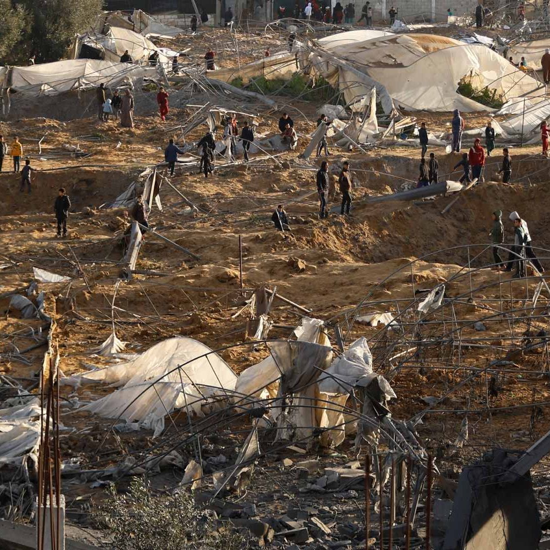 Ataques de Israel a Campos de Refugiados en Rafah Dejan un Centenar de Muertos