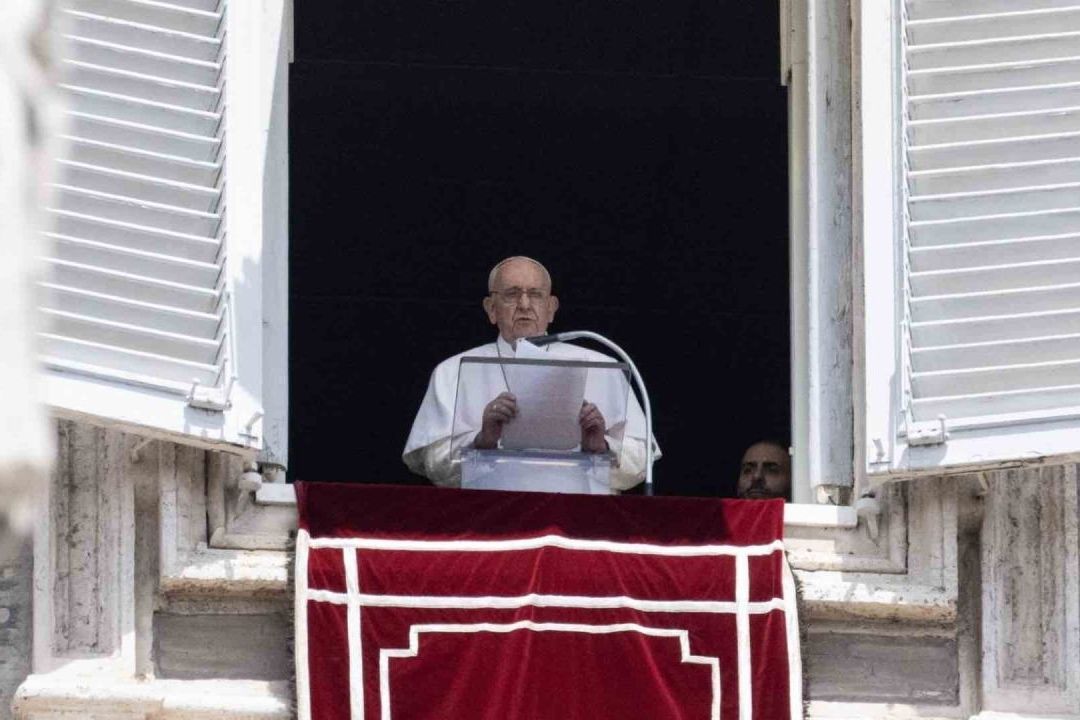 Papa Pide Mediar la Guerra de Ucrania, Envía Emisario a Washington