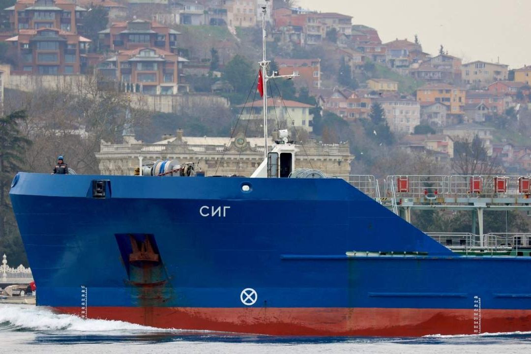 Petrolero Ruso Sufre Daños tras Ataque de Drones Ucranianos