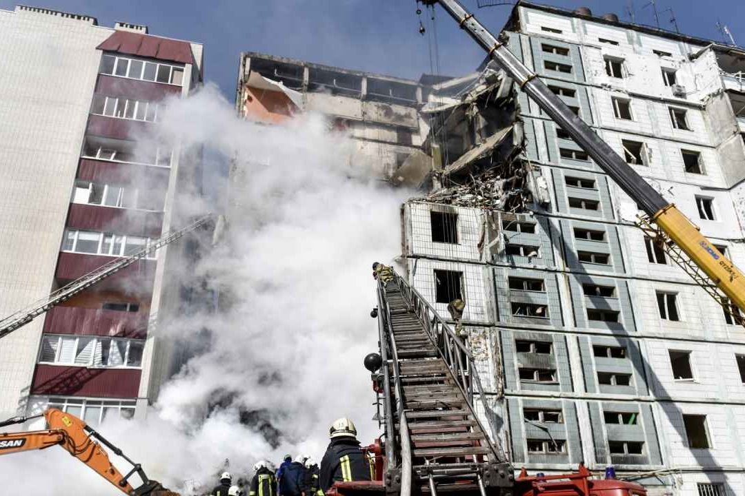 Fuerzas Rusas Atacan Umán y Dnipró; Reportan Varios Muertos