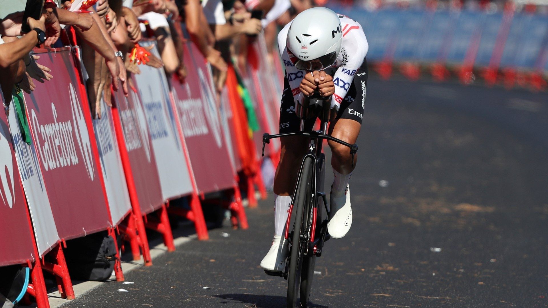 Isaac del Toro en top 10 de etapa 5 del Giro de Italia