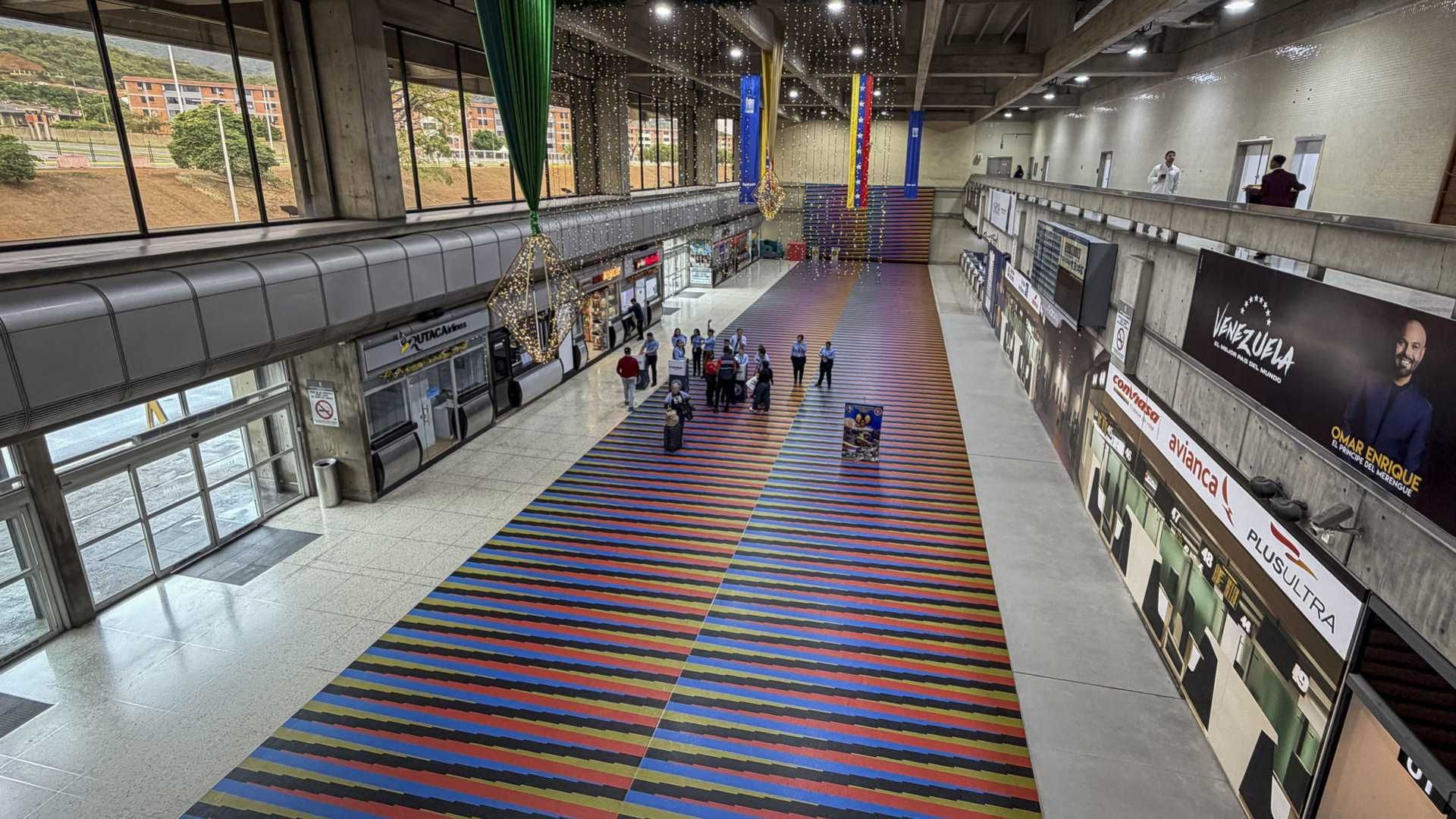 Aeropuerto Internacional Simón Bolívar, en Caracas, Venezuela, semivacío