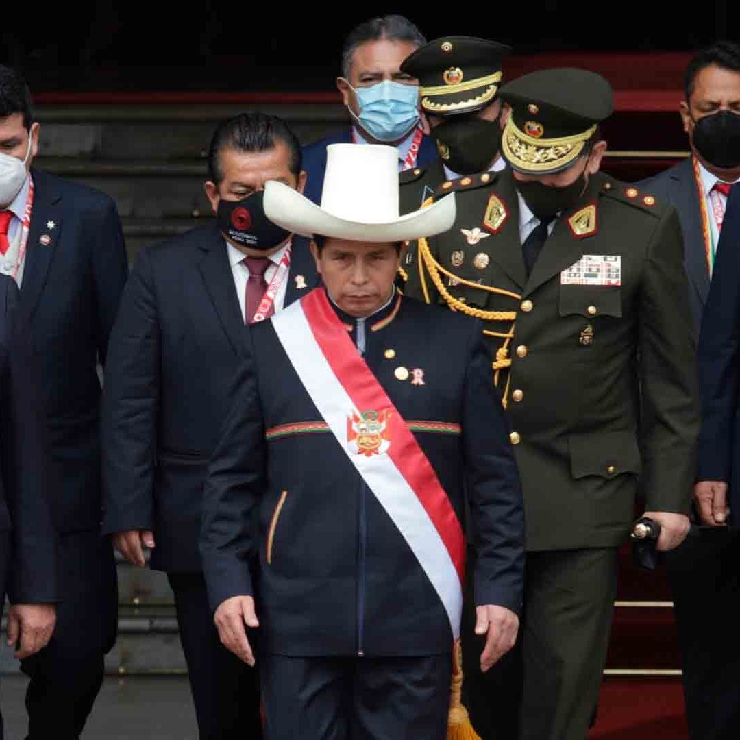 Perú: Presidente Pedro Castillo Declara Estado de Excepción y Disuelve el Congreso