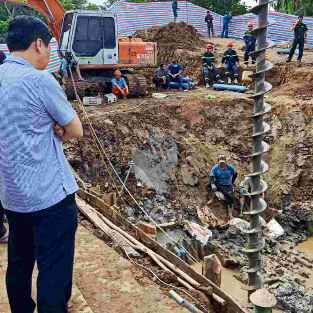 Niño de 10 años cae a un pozo en Vietnam