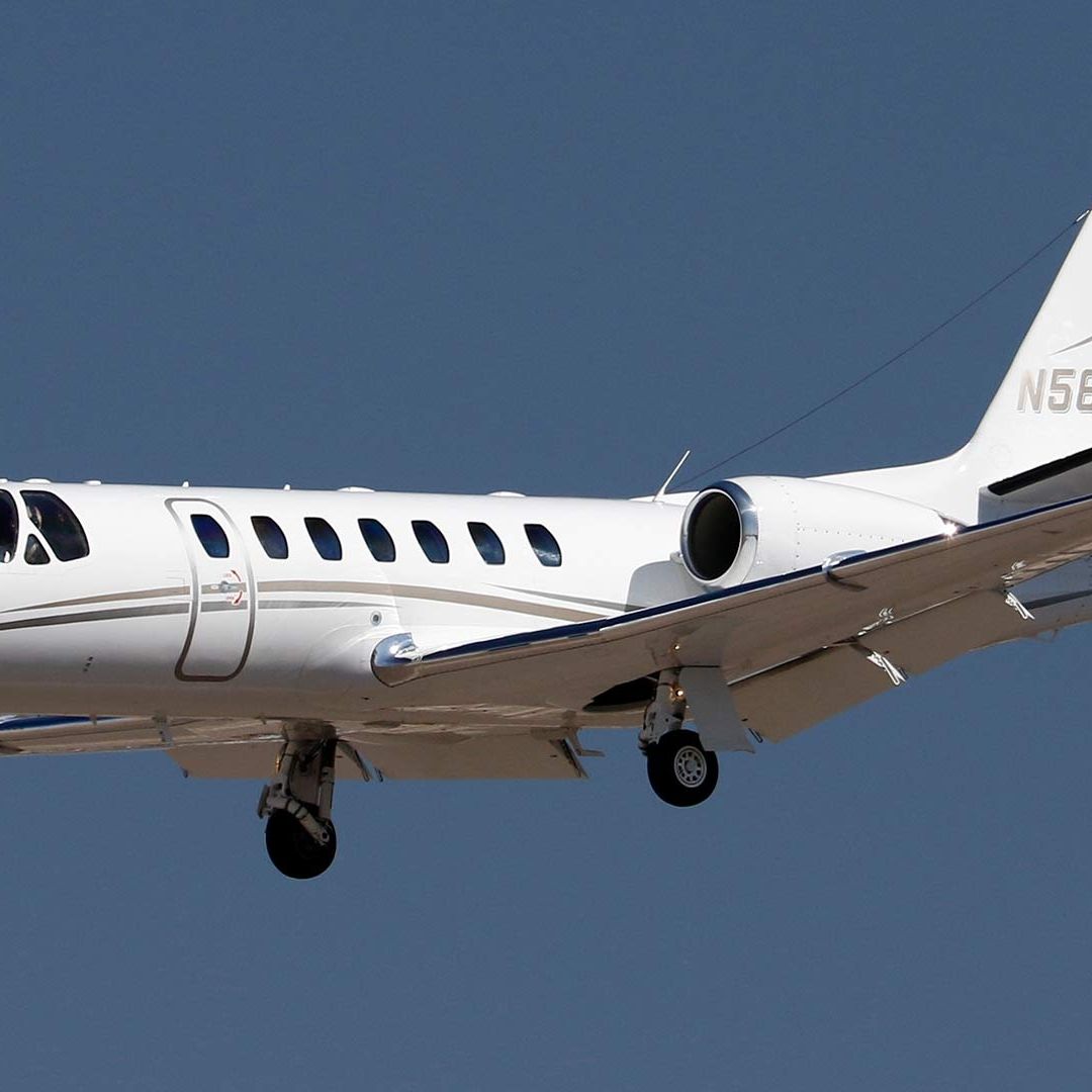 Avión se estrella en Washington tras persecución de cazas