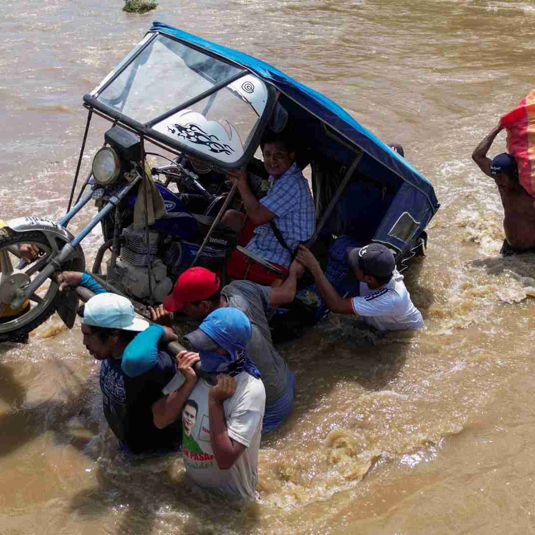 Alerta Roja en Perú por Lluvias Causadas del Ciclón Yaku
