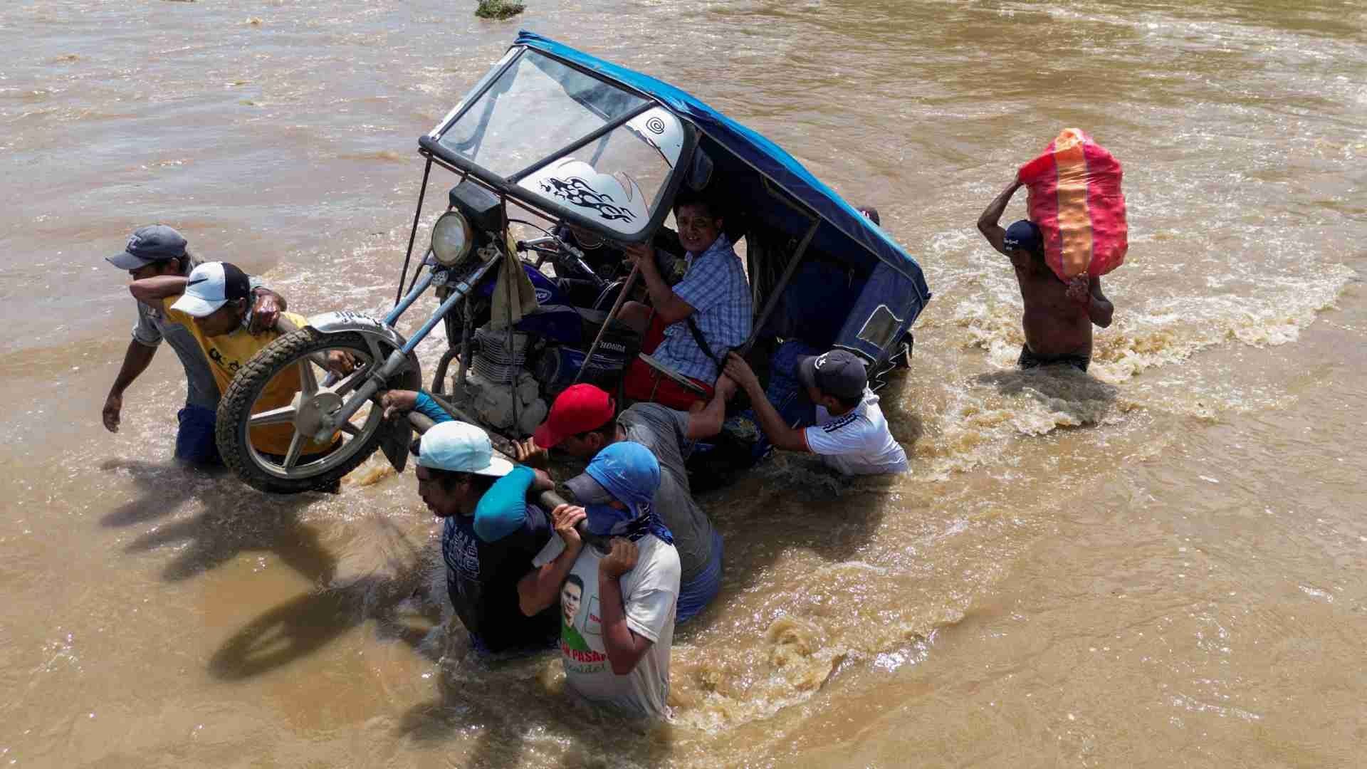 Alerta Roja en Perú por Lluvias Causadas del Ciclón Yaku