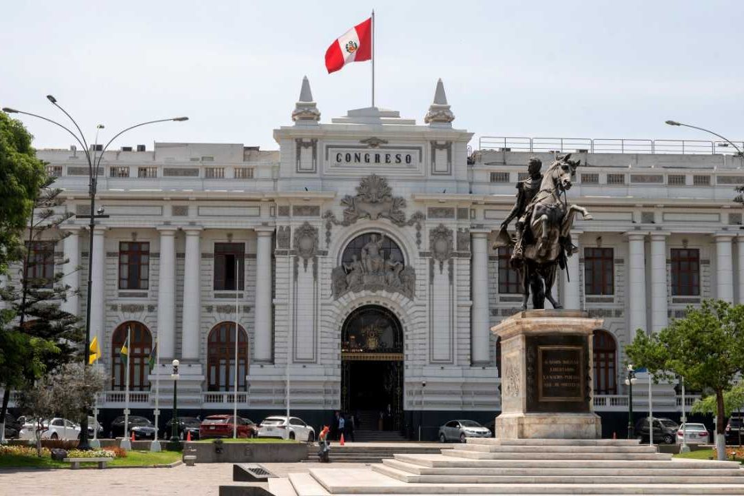 El pleno del Congreso de Perú declaró persona non grata al presidente de México, Andrés Manuel López Obrador (AMLO)