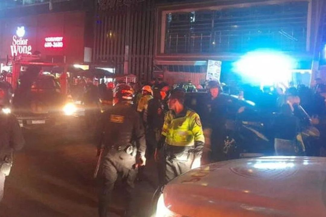 El centro nocturno, que estaba funcionando en el momento de la explosión, fue cerrado y acordonado por la policía