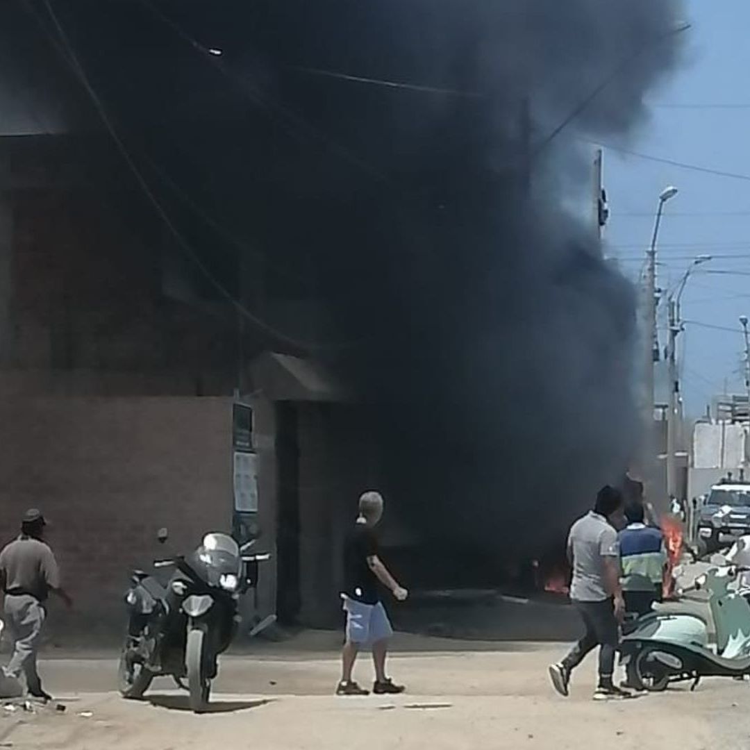 Avioneta se estrella contra casa en Perú