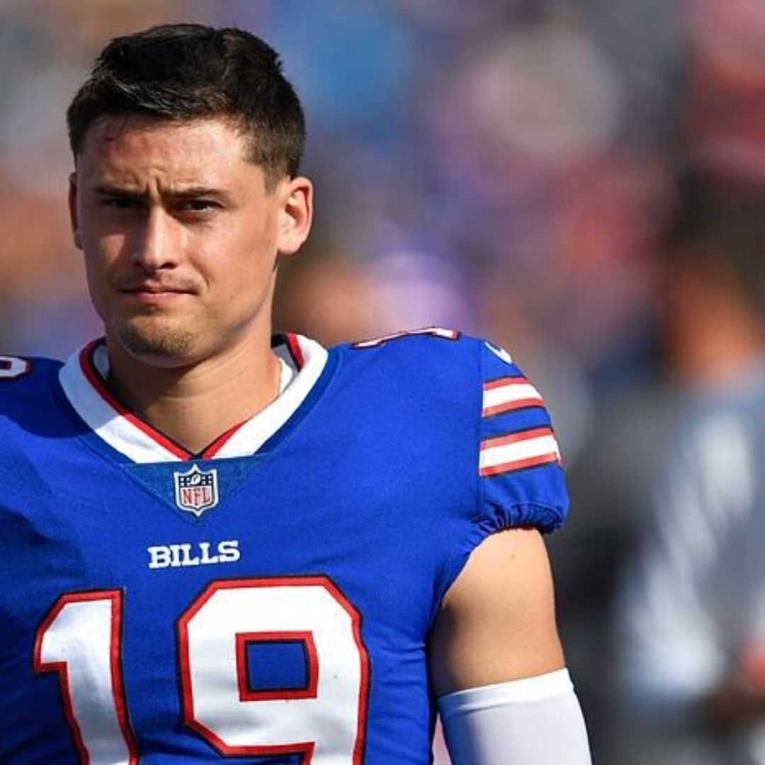 Araiza se unirá a los Chiefs, campeones en el Super Bowl LVIII del 11 de febrero pasado, equipo que requiere un pateador de despeje para cubrir la salida del veterano Tommy Townsend