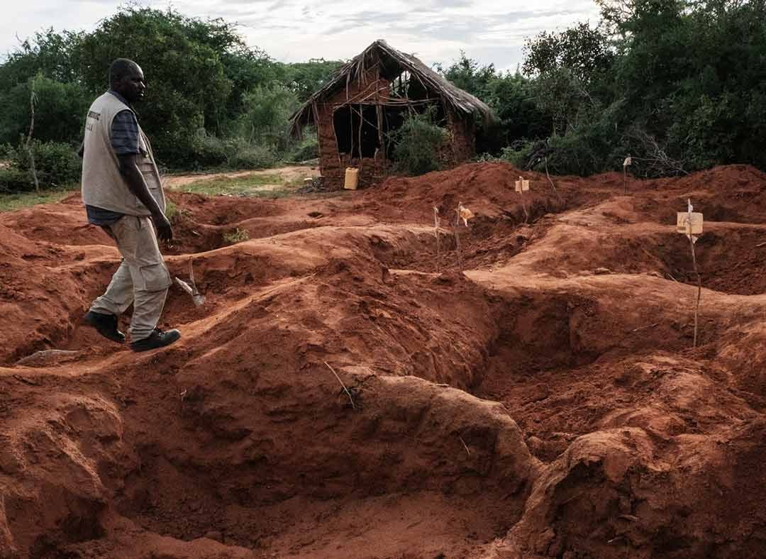 Kenia: Autopsias de víctimas de secta, revelan niños hambrientos y asfixiados