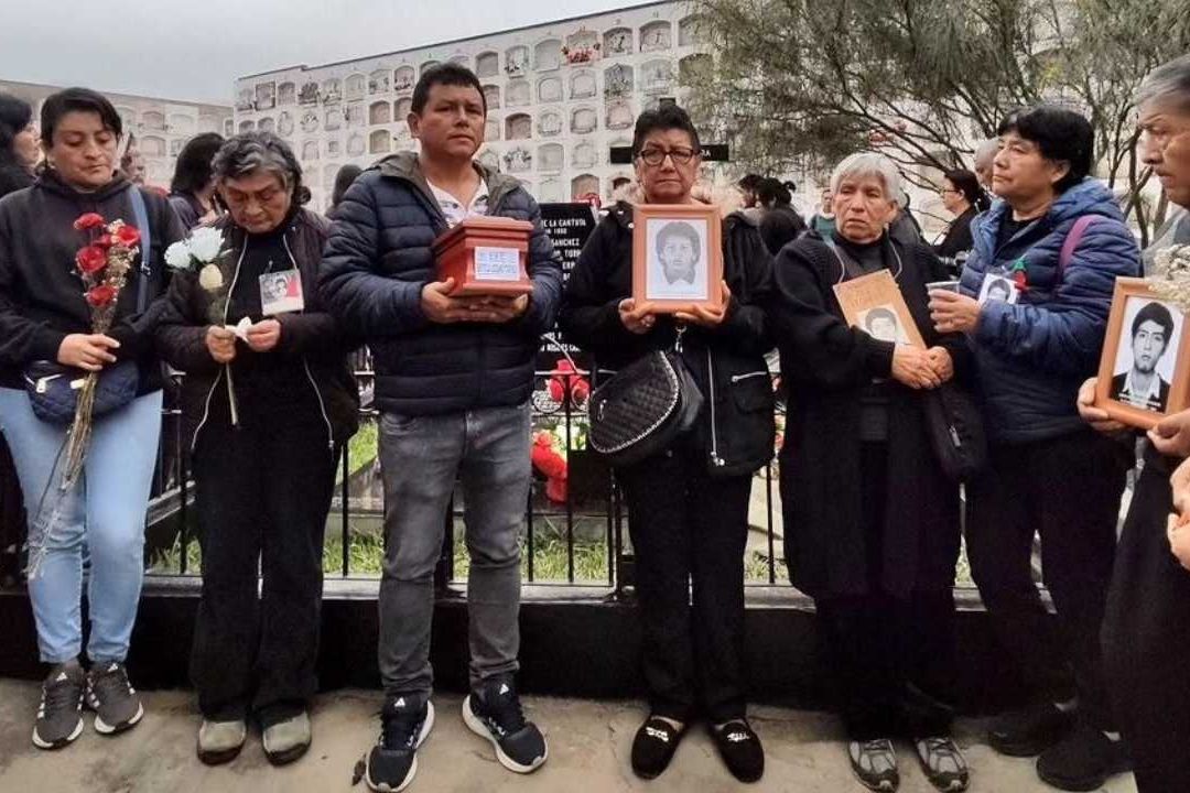 Sepultan en Perú a Víctimas de La Cantuta, 31 Años Después