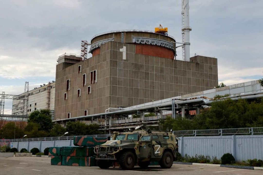 Ucrania asegura que fuerzas rusas preparan su salida de la central nuclear de Zaporiyia, versión que ya fue rechazada por el Kremlin