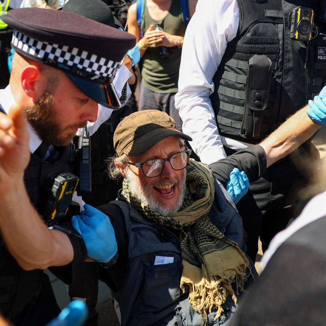 Detienen a cientos en protestas a favor de Palestina en Londres