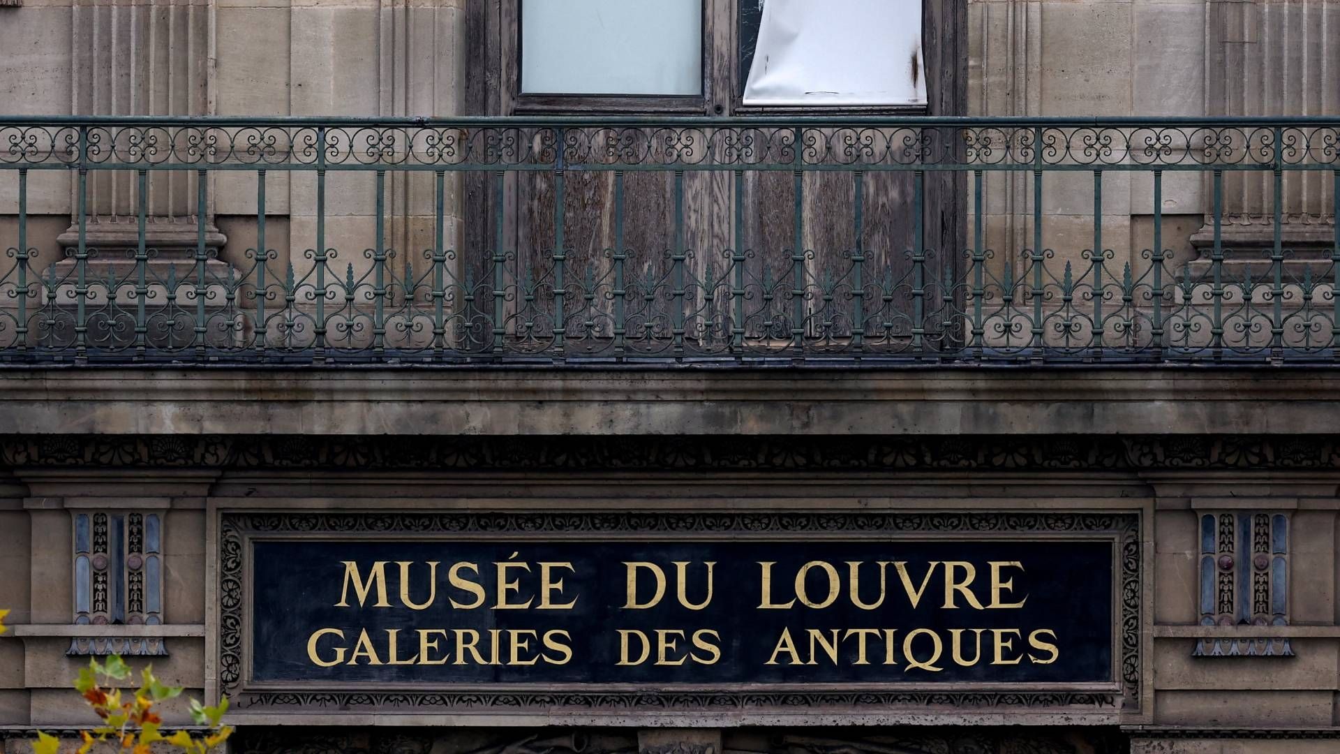 "Es un atentado a nuestro patrimonio", escribió Macron sobre robo a de Louvre.