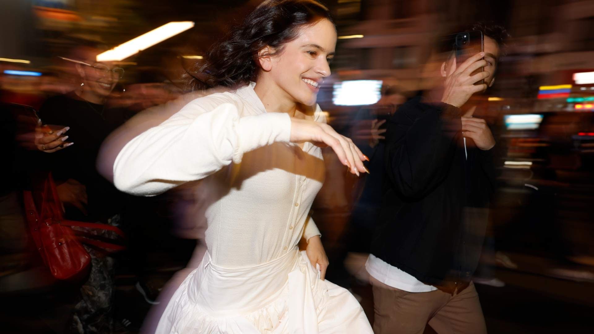 Rosalia colapsa calles madrid lanzamiento Lux