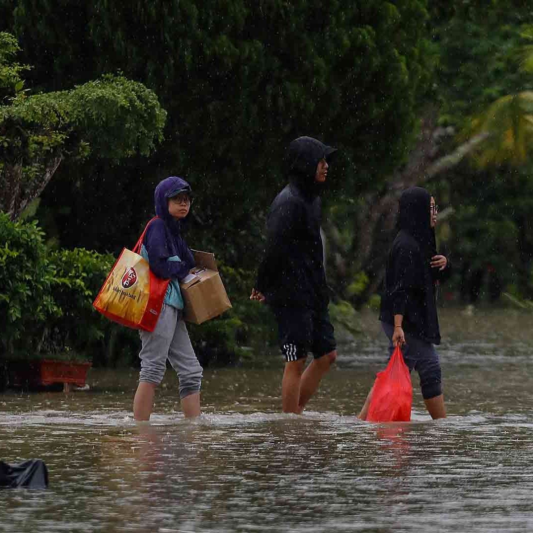 Miles de Personas Evacuadas por Inundaciones en Malasia