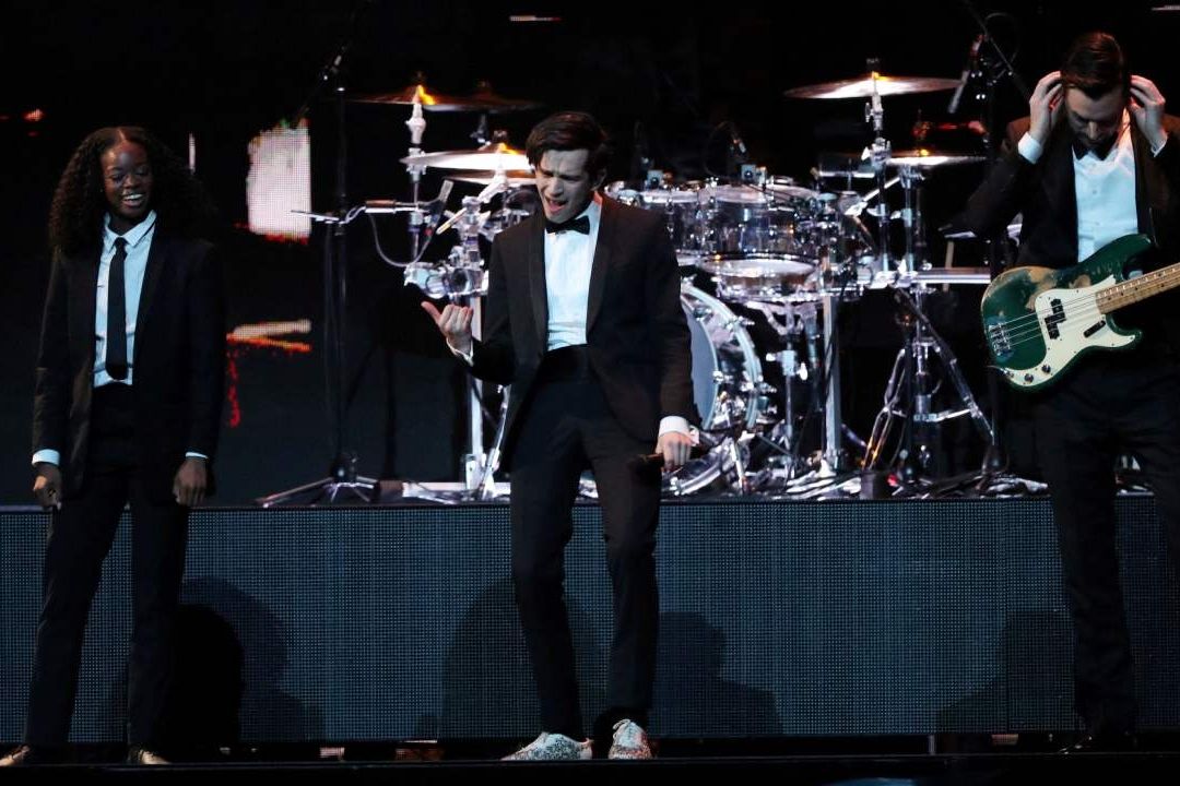 Banda The 1975 durante una presentación en el Reino Unido