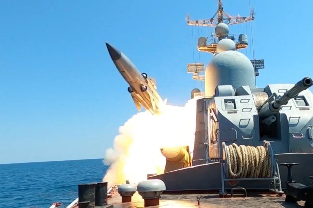 Ucrania Ya usa Bombas de Racimo, Mientras Rusia sigue Atacando