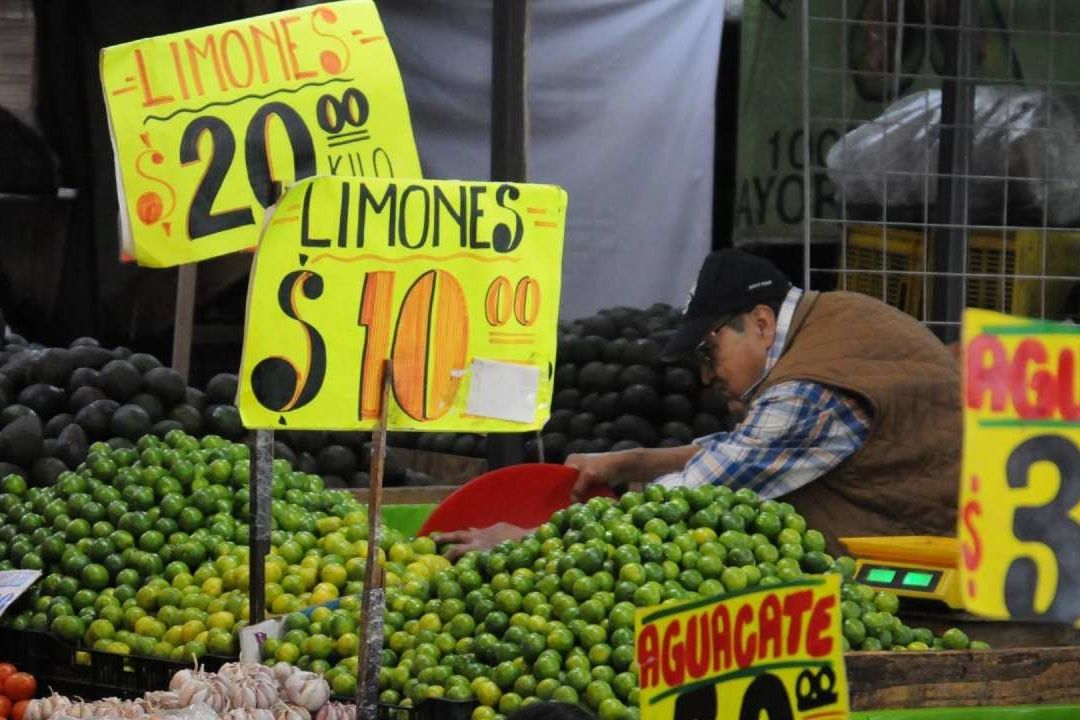 La tasa de inflación bajó al 5.06% anual en junio, con lo que cierra la primera mitad del año en su menor nivel desde marzo de 2021, informó el Inegi