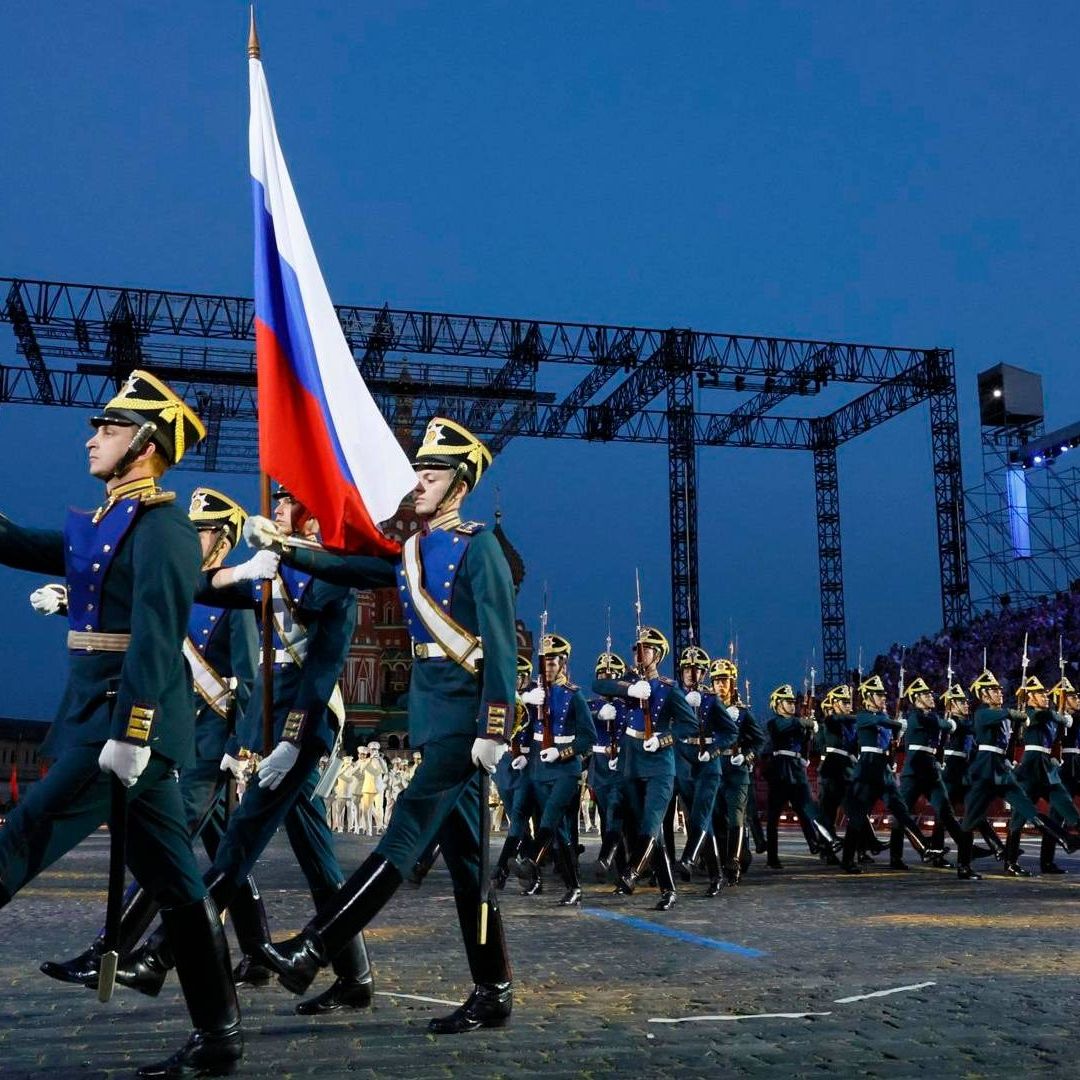 El gobierno de Rusia abrió la puerta para que personas de otros países puedan tramitar la residencia temporal. Esto piden