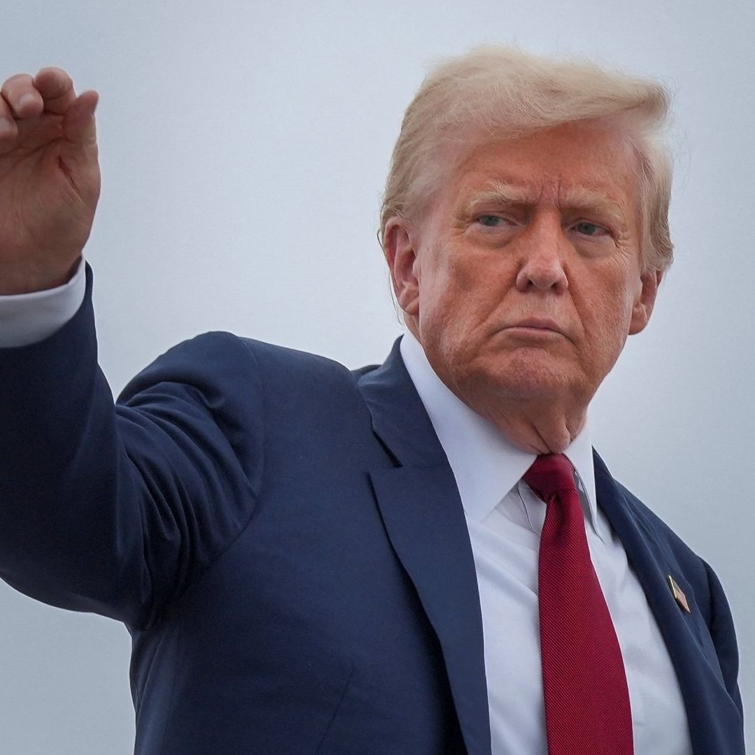 No debería haberlo dicho. Es un bocazas", dijo Trump.