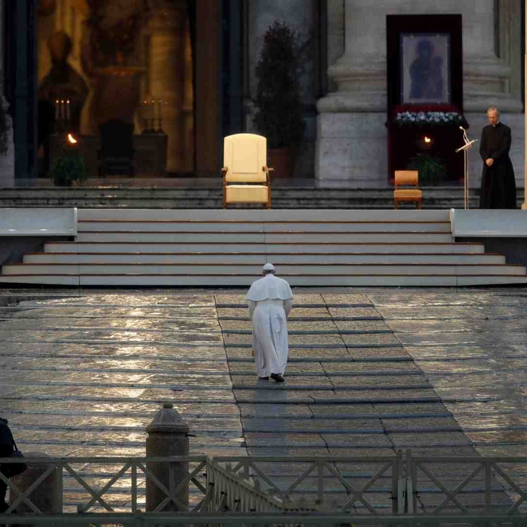 Enviarán al Espacio Fotos del Papa en Plaza de San Pedro Vacía por Covid
