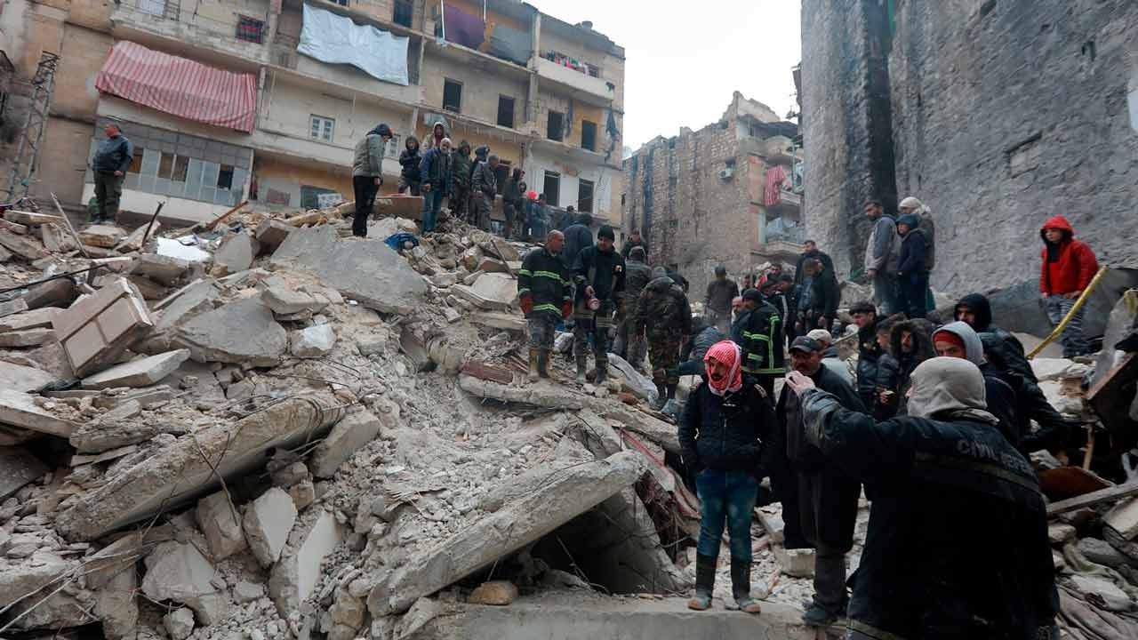 Las víctimas por el sismo de magnitud 7.8 que sacudió Turquía y Siria dijeron que es peor que las bombas