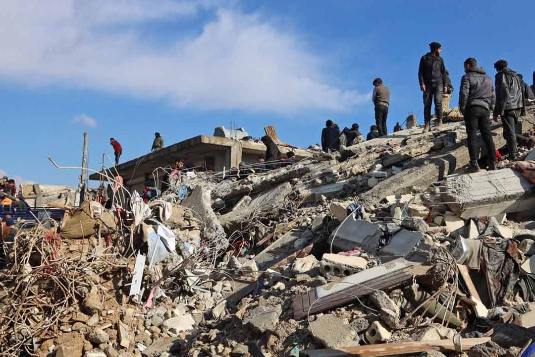Terremoto en Siria: Rescatan a Recién Nacida Todavía Unida por Cordón Umbilical a su Madre